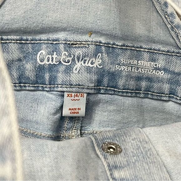 Cat & Jack Girl’s Light Wash Distressed Button Front Bib Denim Overalls XS 4/5 - Picture 7 of 14
